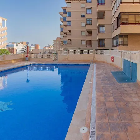 En Arenales Con Piscina Y Terraza Soleada *